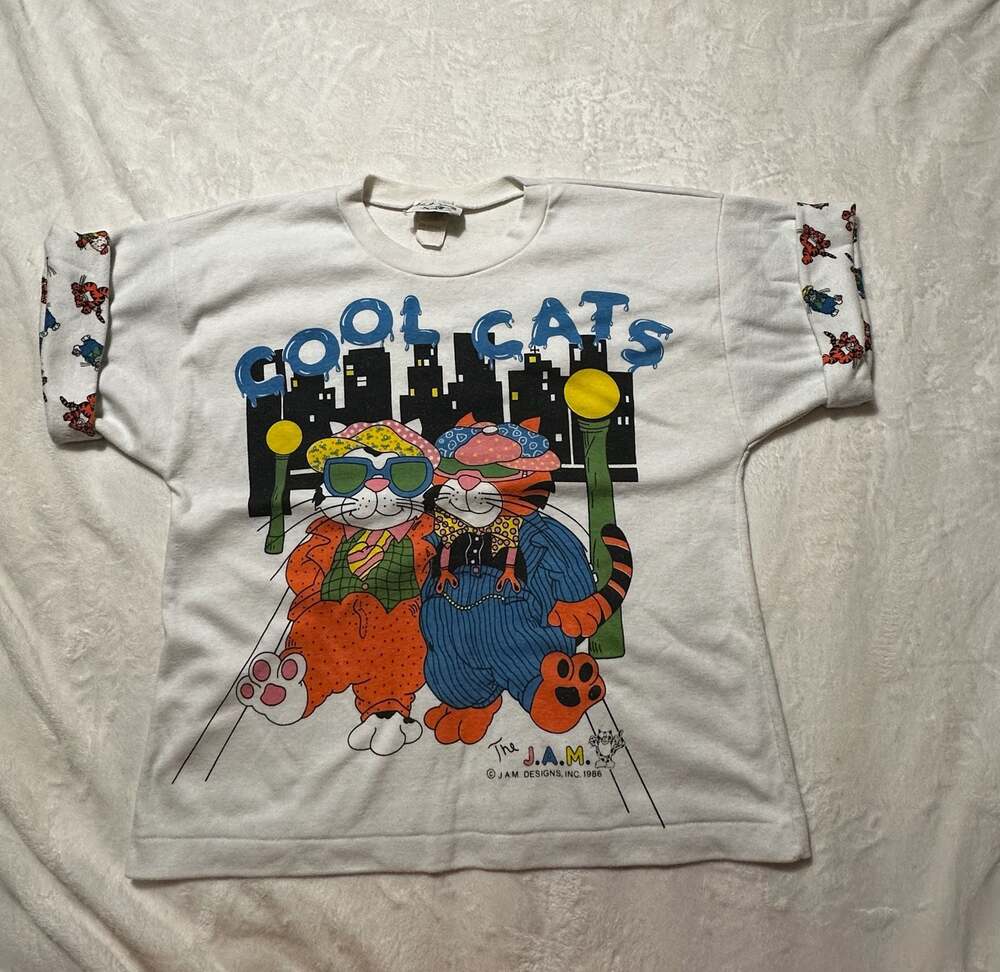 Vintage 1986 B.J. Frog Cool Cats City Skyline Graphic T-Shirt